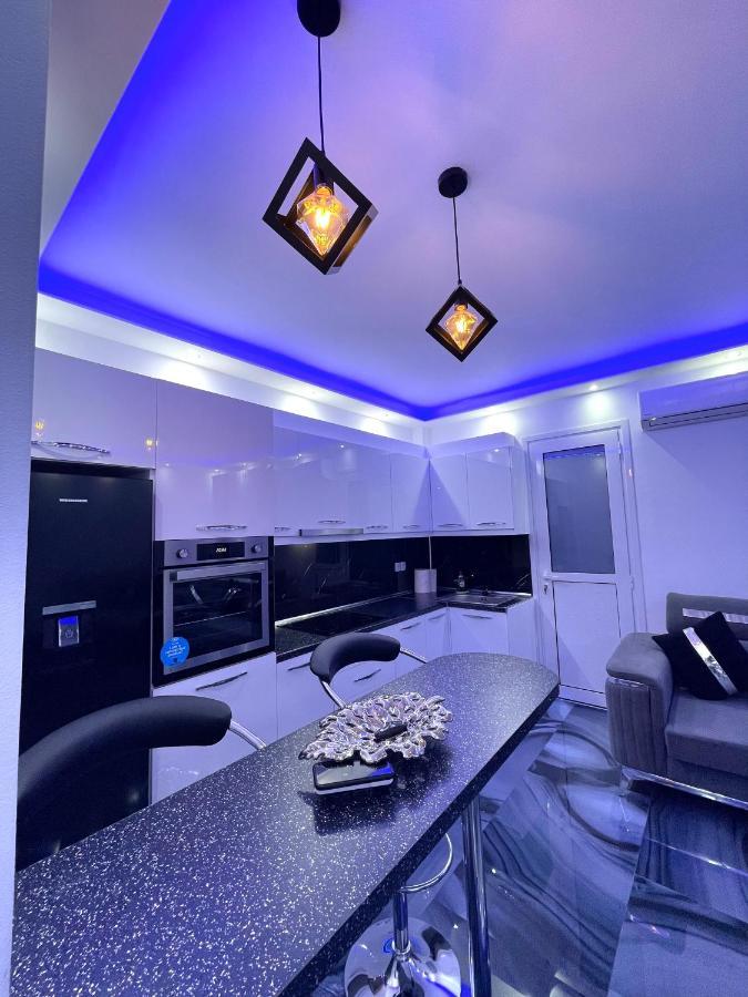 Rafina'S Luxury Apartment Екстериор снимка